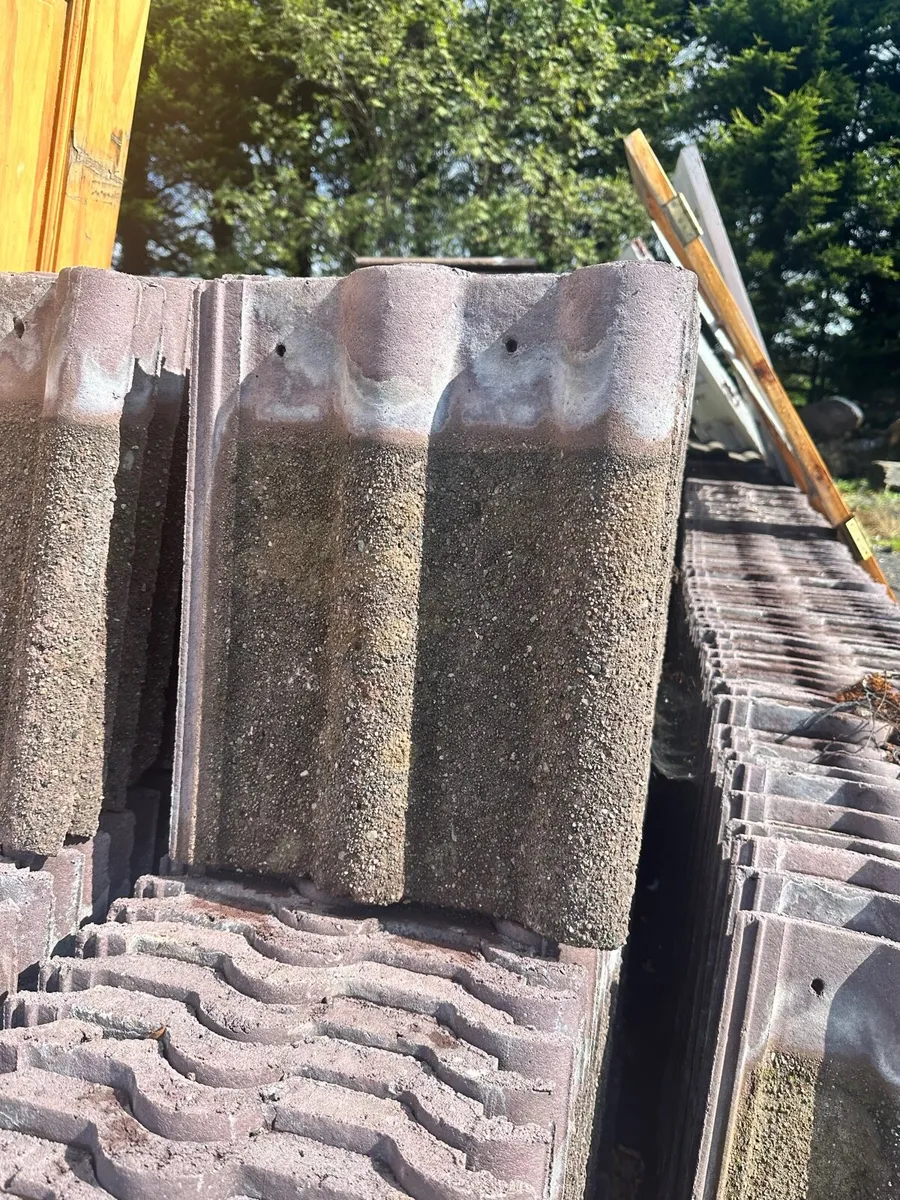 Large selection of reclaimed roof tiles - Image 4