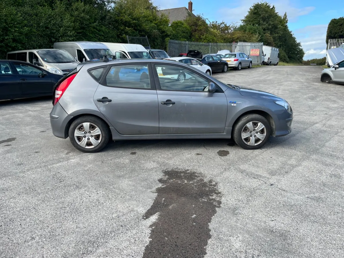 2011 Hyundai i30 1.6 CRD - Image 3