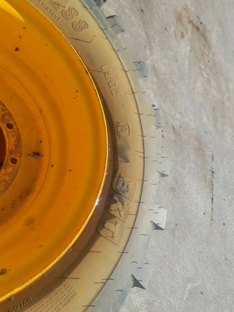 JCB 411/412 Wheels & Tyres (17675) - Image 4