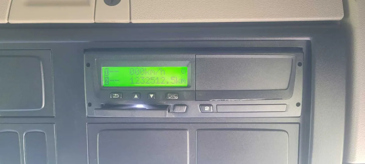 Trade/Export Scania P320, 2010 Curtainside - Image 4