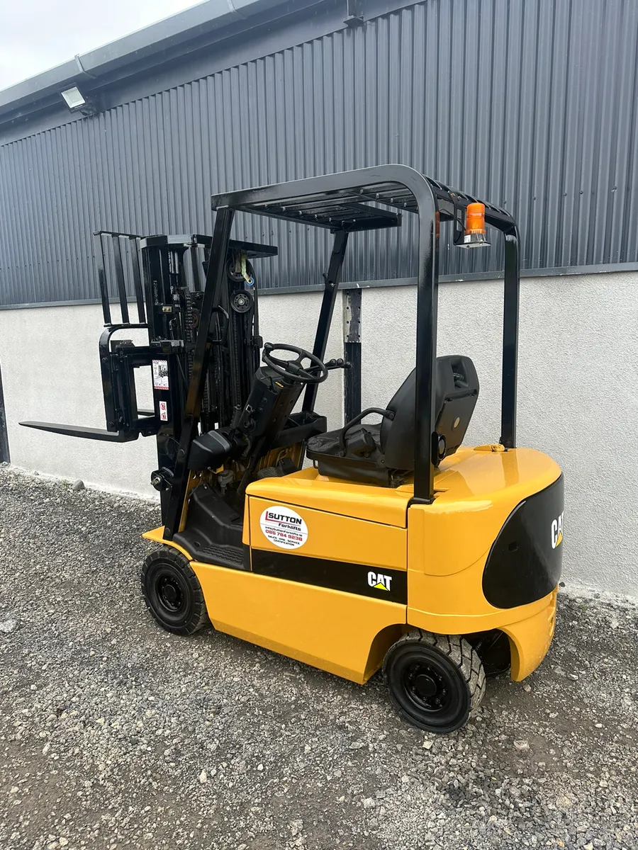 Caterpillar EP18 Forklift - Image 2