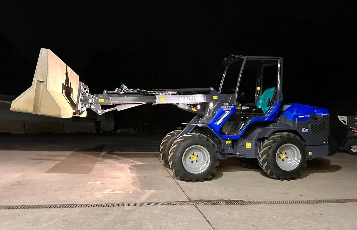 MultiOne 11.6K Compact Loader - Image 2