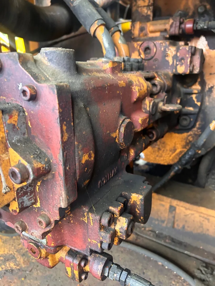 KAWASAKI PUMP FOR 20TON - Image 4