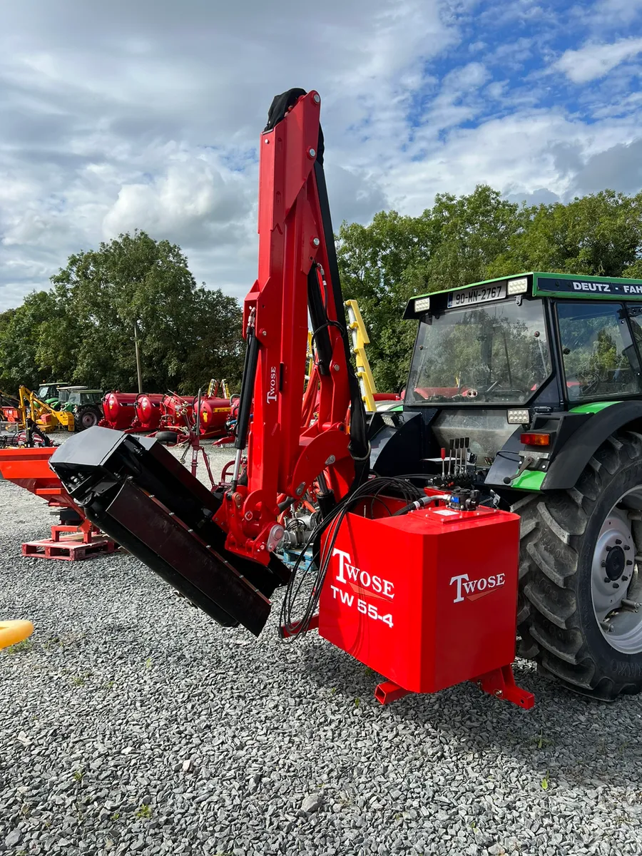 *** NEW TWOSE 55-4 HEDGECUTTER *** - Image 2