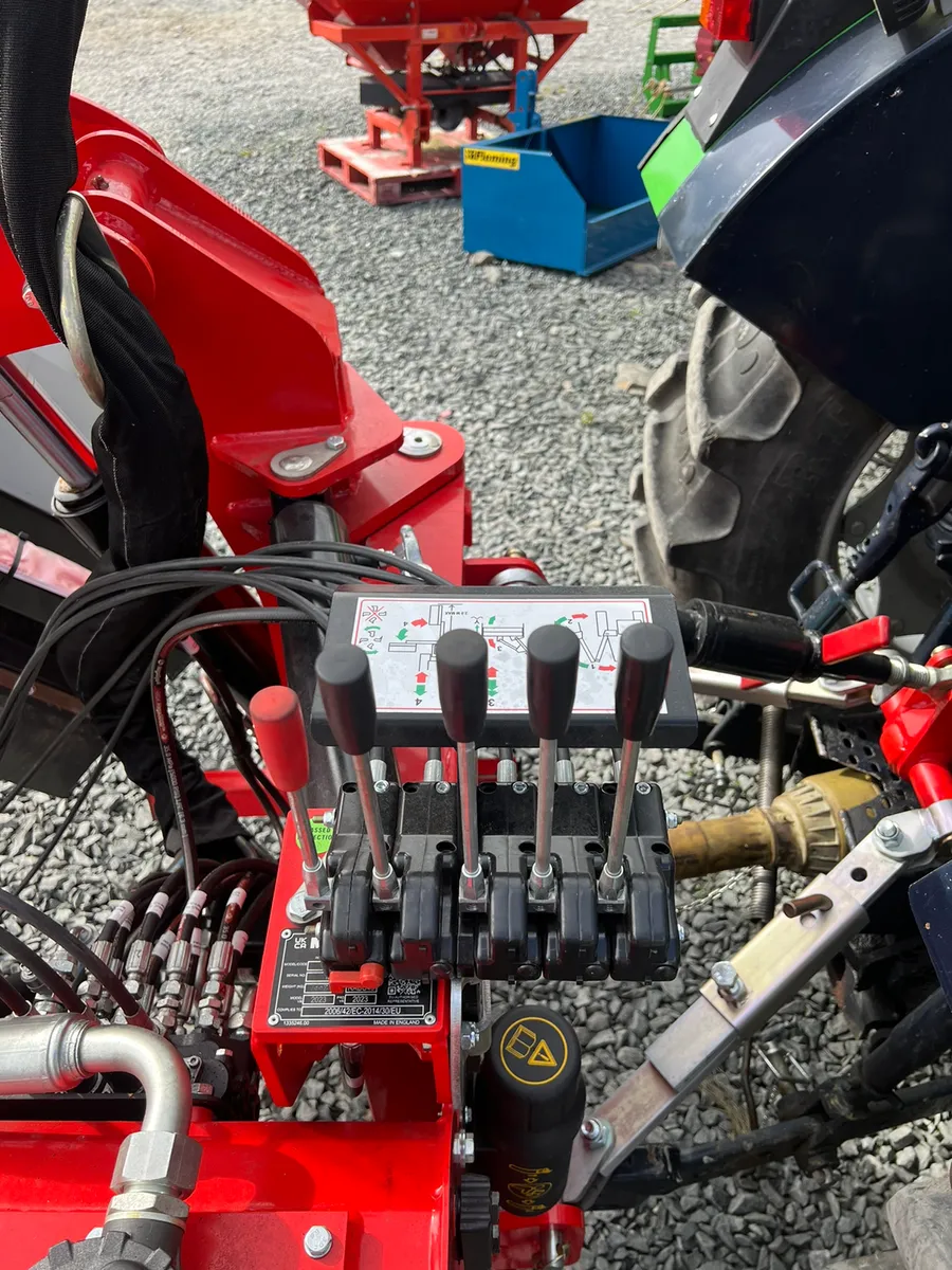 *** NEW TWOSE 55-4 HEDGECUTTER *** - Image 3