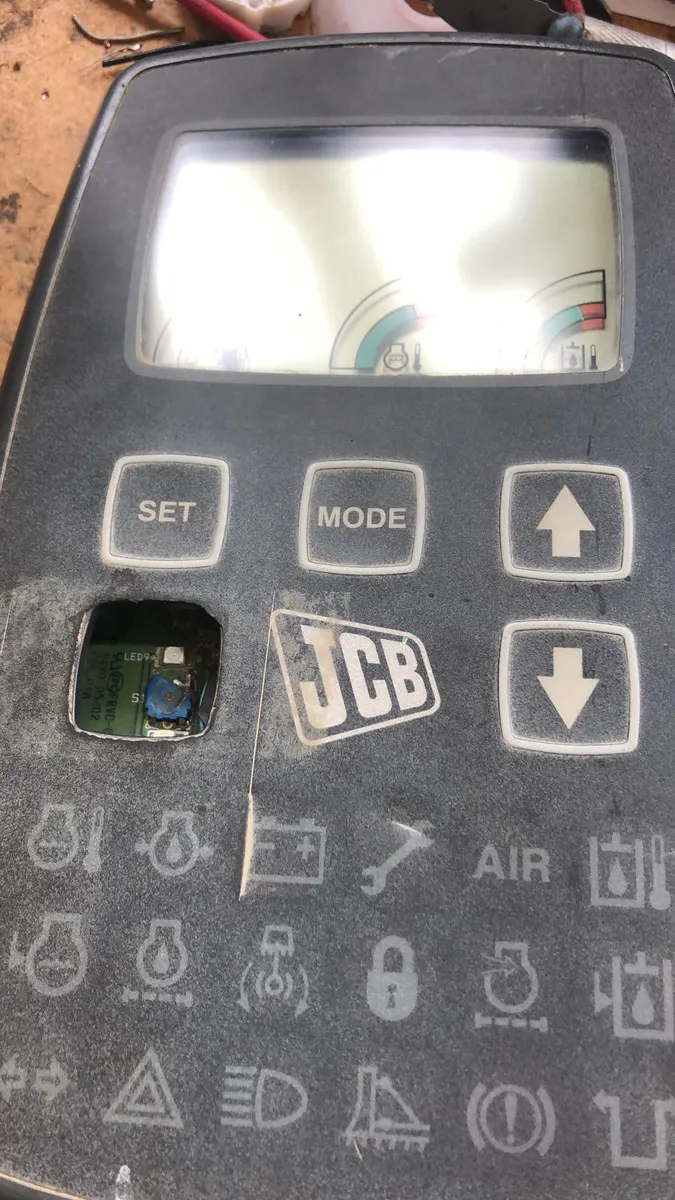 Jcb ,ACK button repaired / Manitou Dashboard - Image 4