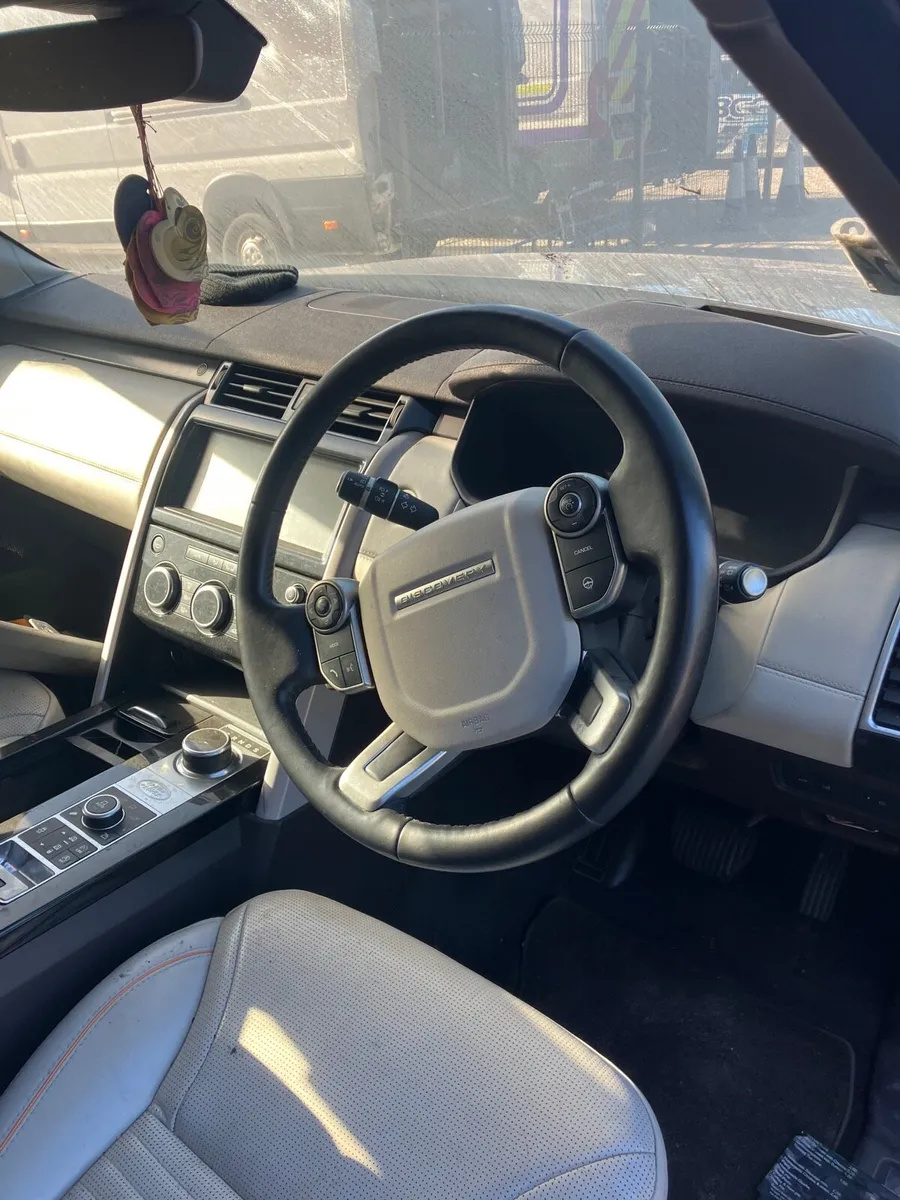 2020 landrover discovery 5 l462 parts breaking - Image 3