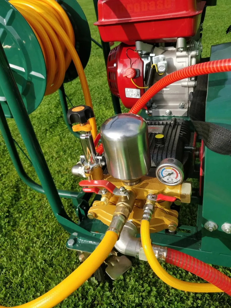 Soft Washer with 2 Reels Dual Opperative 300l Tank - Image 2