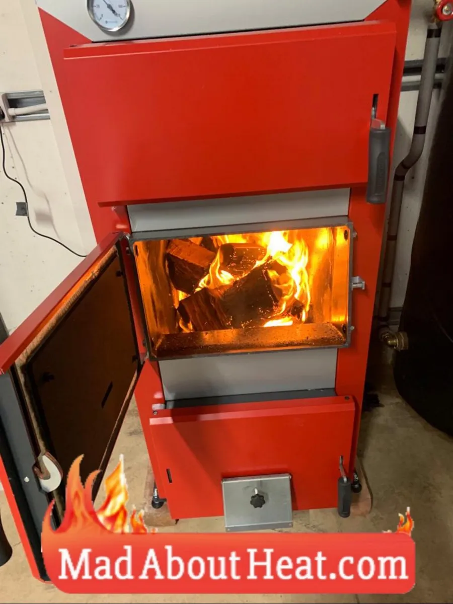 Solid fuel space heater, for workshop, showroom - Image 1