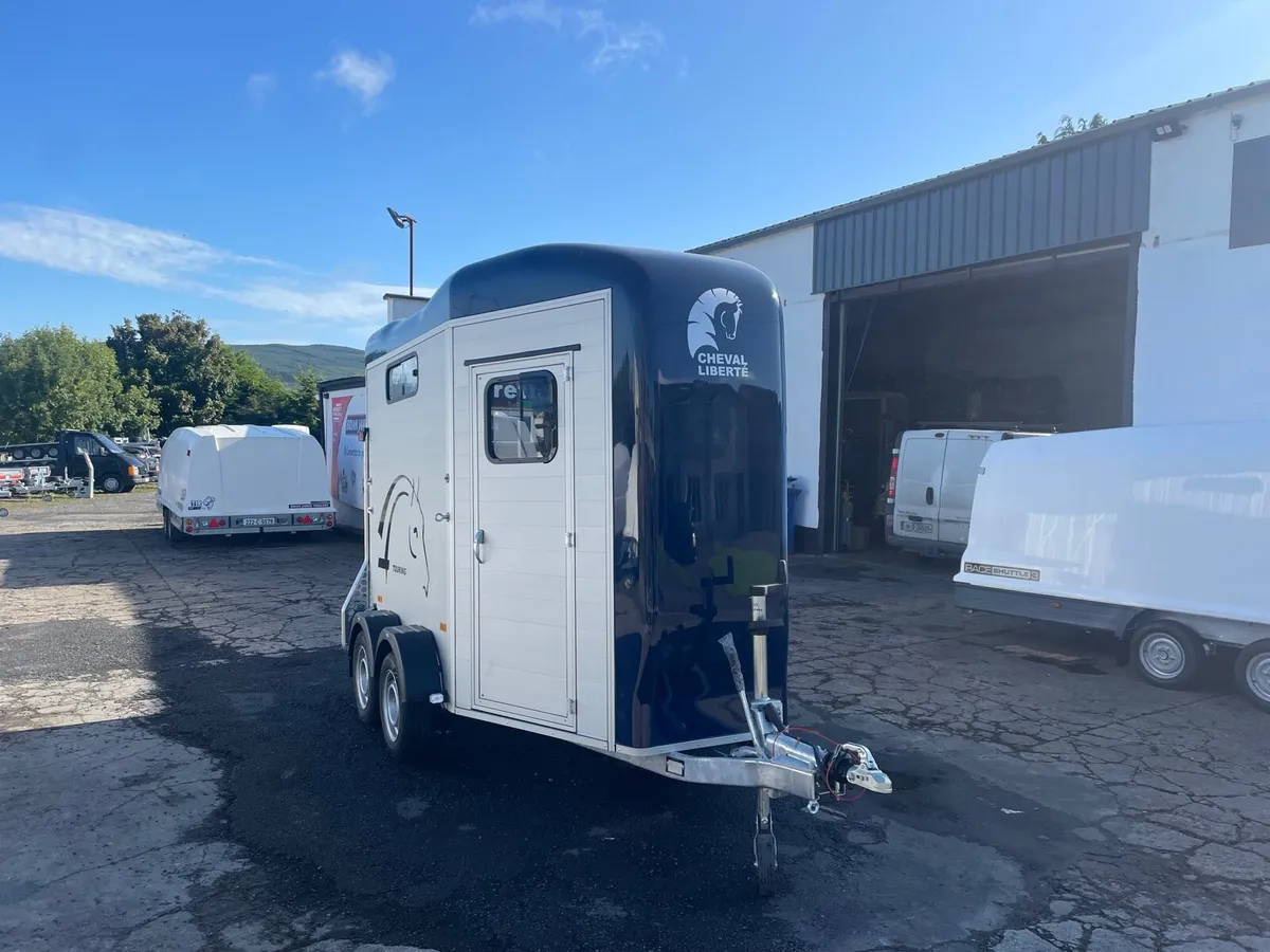 Cheval Liberte Horse Box Touring Country S - Image 3