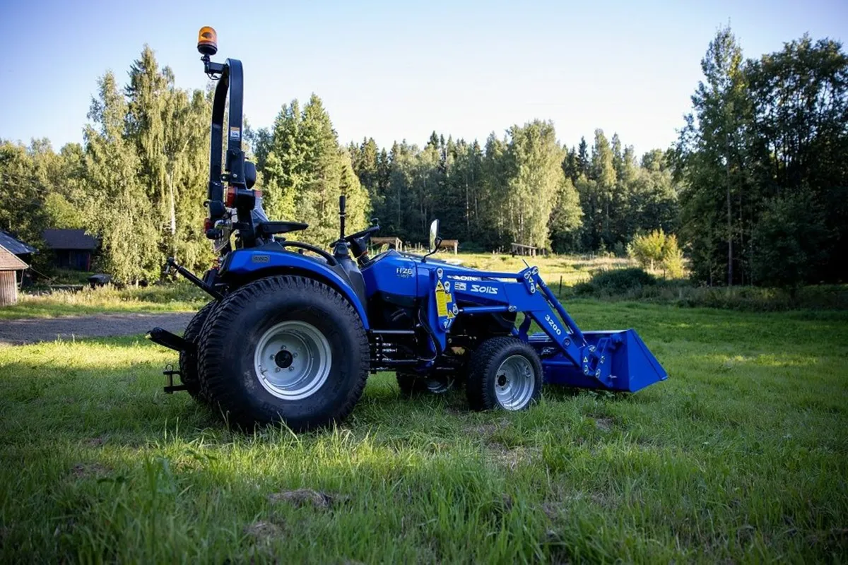 Solis 26 HST 26hp compact tractor - Image 2