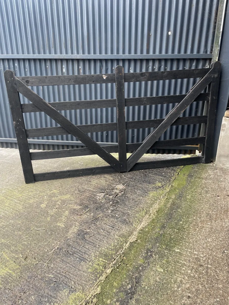 Gates various sizes, railway sleepers for sale - Image 2