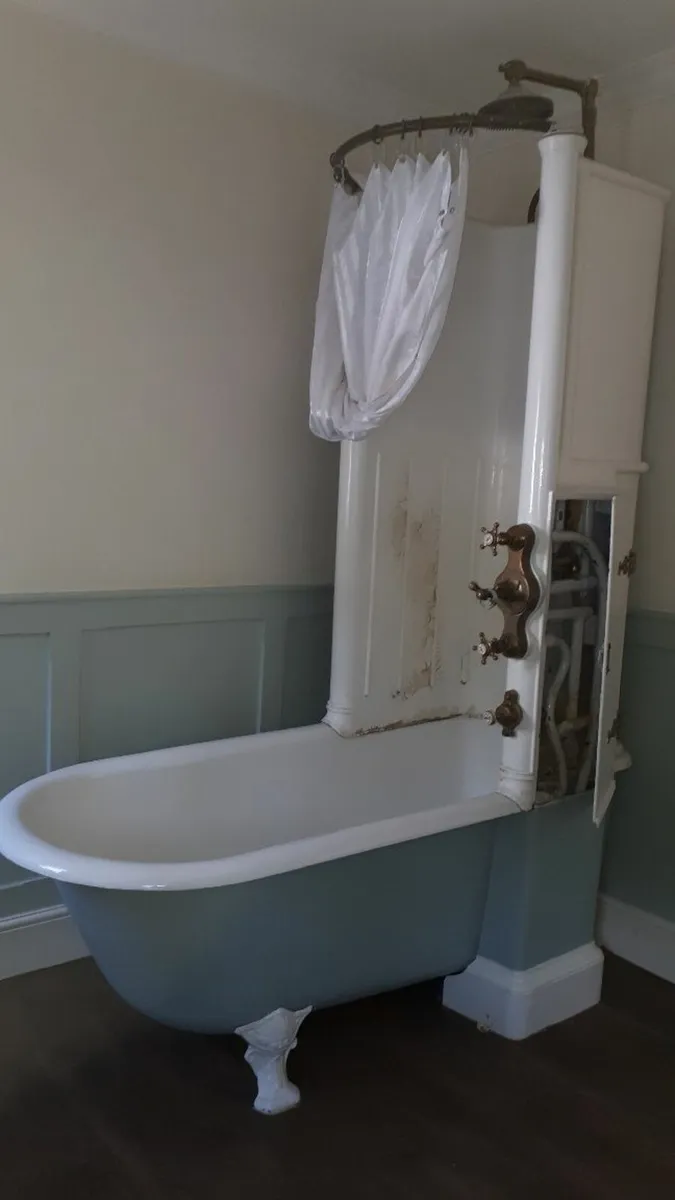 Victorian cast iron bath & canopy - Image 1