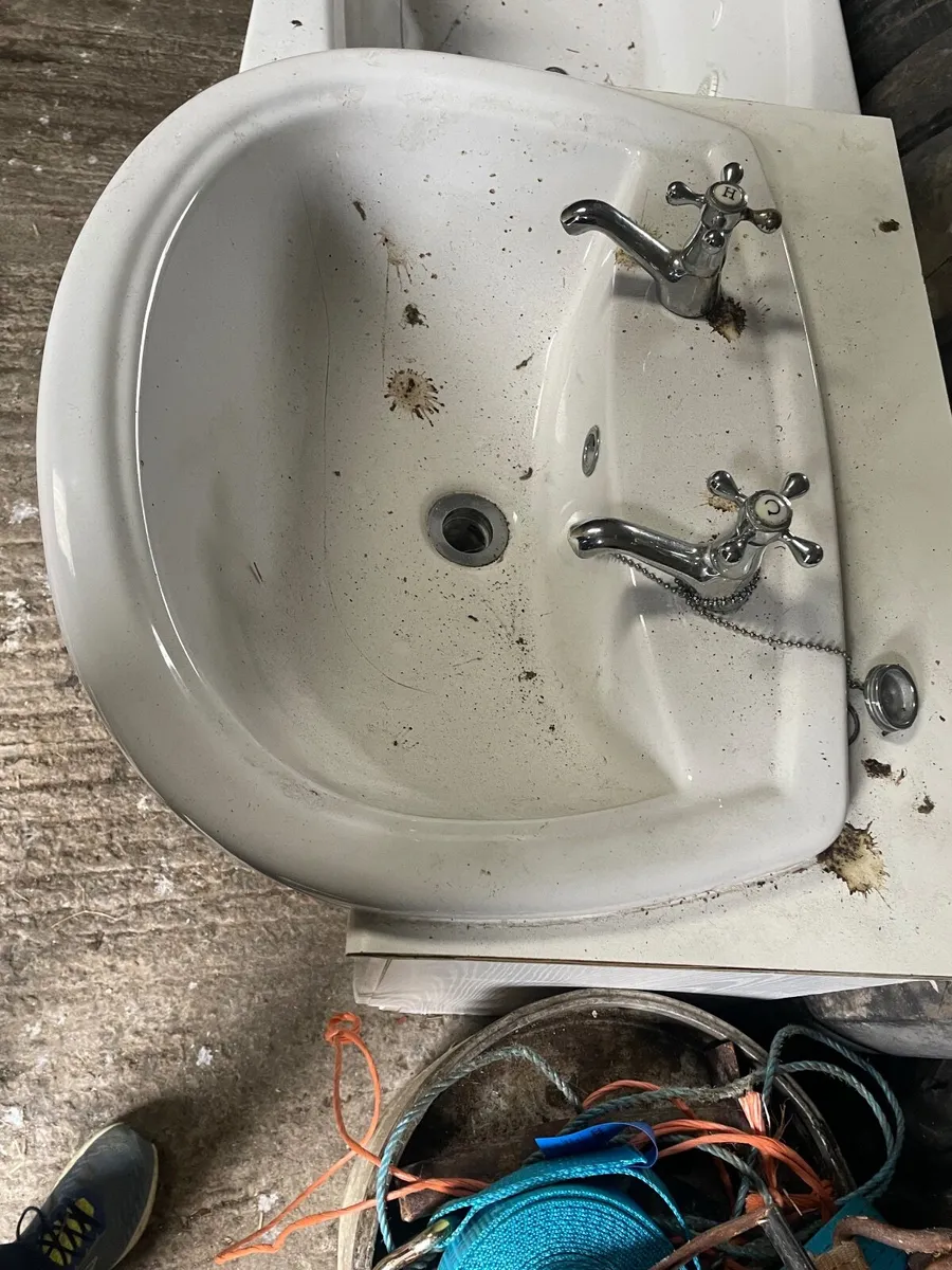 House Furniture, Sink Vanity Un, & Carpet for sale - Image 2