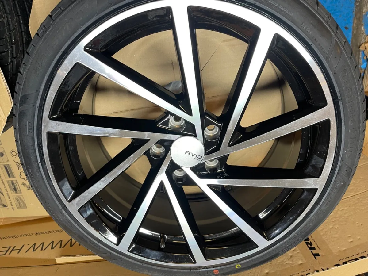 Special 18” Spielberg alloys & tyres new 5x112