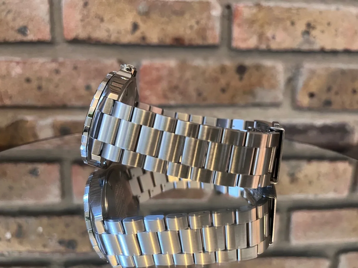 TAG Heuer Formula 1 - Mens Wristwatch - Image 3