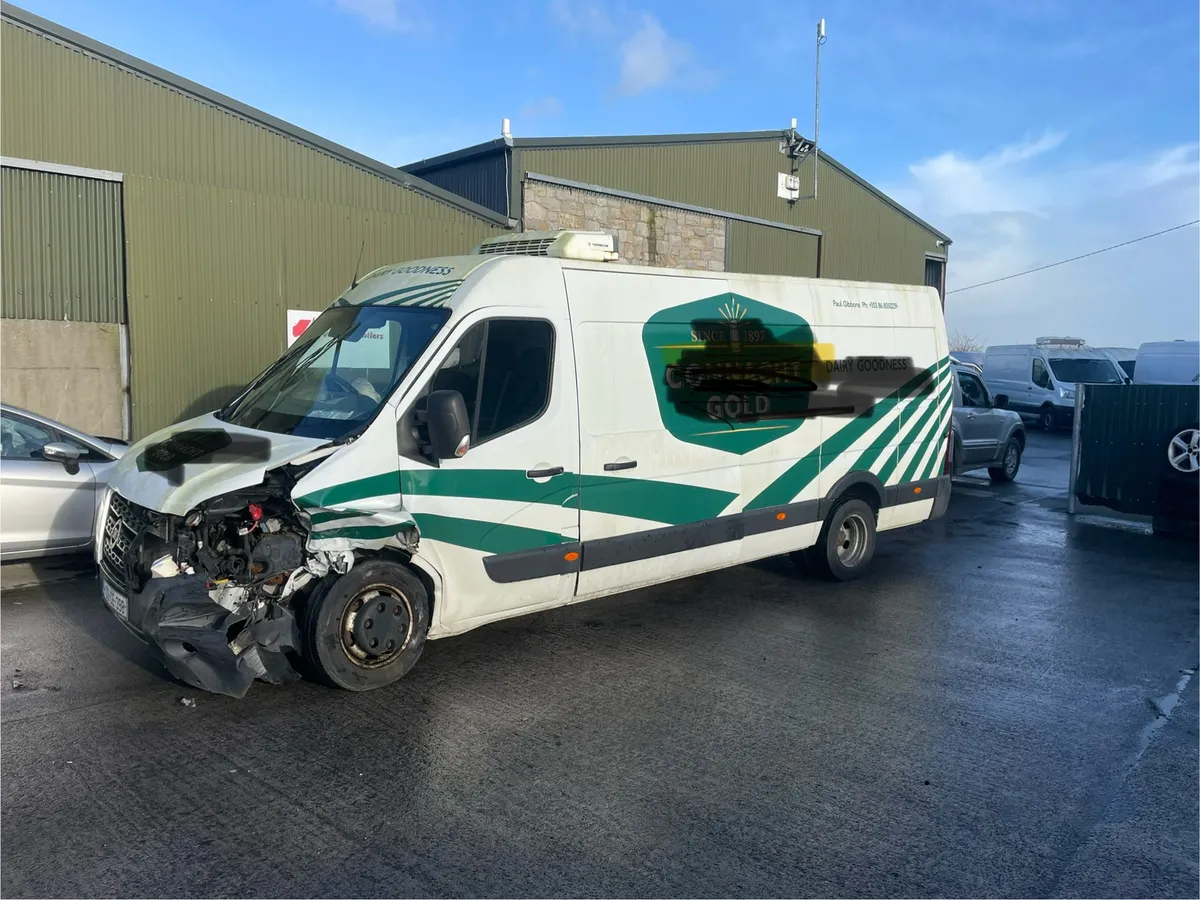 132 Nissan nv400 2,3 twin wheel for dismantling
