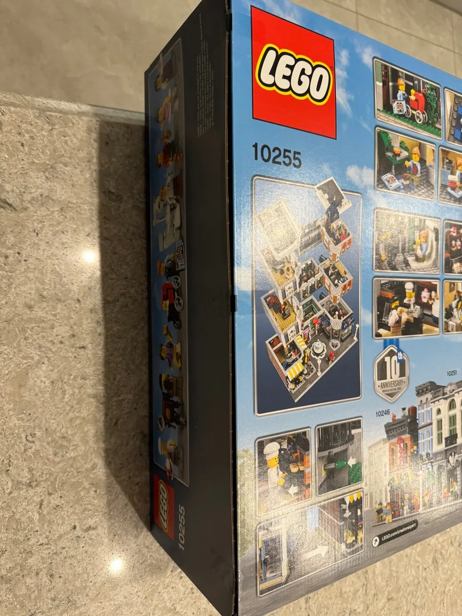 Lego Creator Assembly Square - Image 3