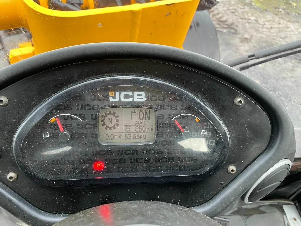 jcb 320 - Image 3