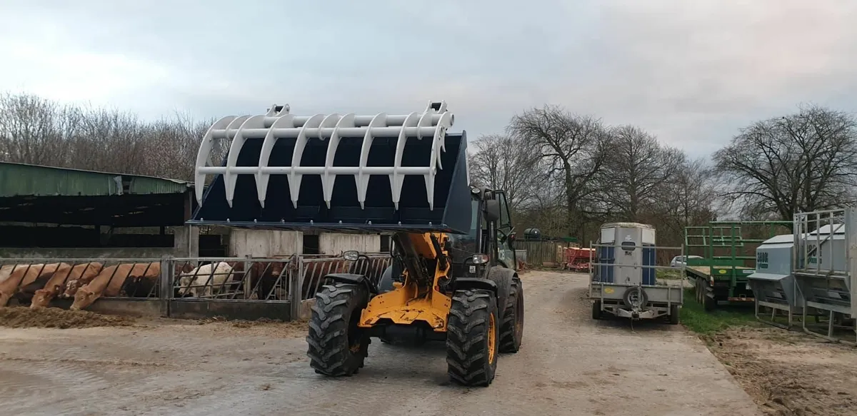 Heavy Duty Silage Bucket & Grab - Image 1