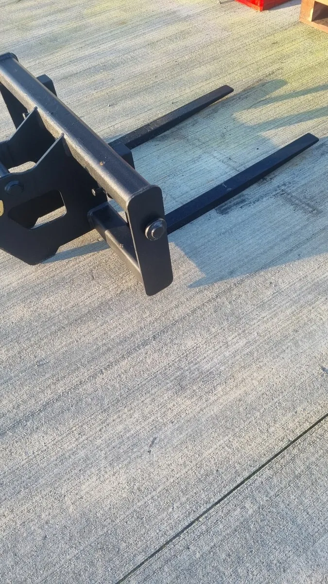 3 ton pallet forks - Image 2