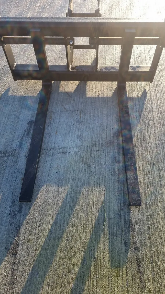 3 ton pallet forks - Image 3