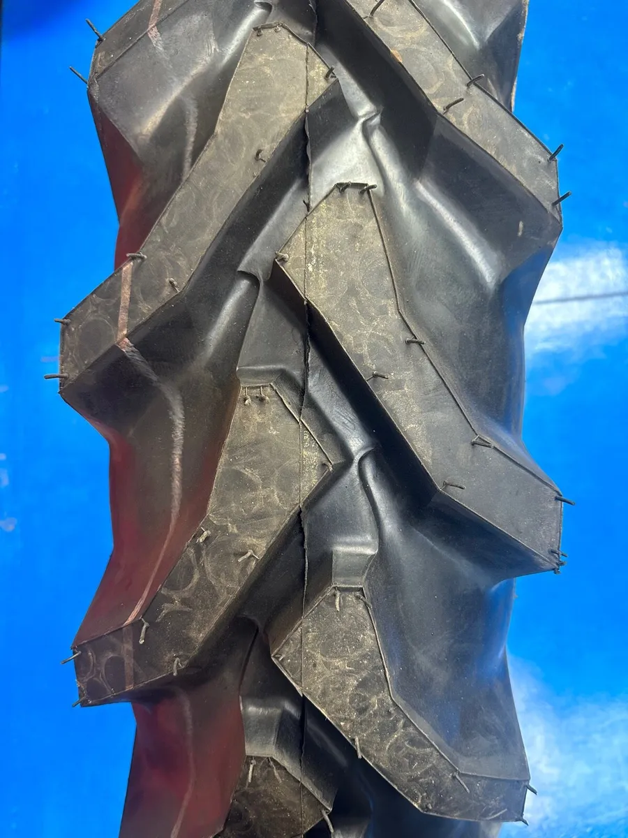 Vintage tractor wheel sets - Image 2