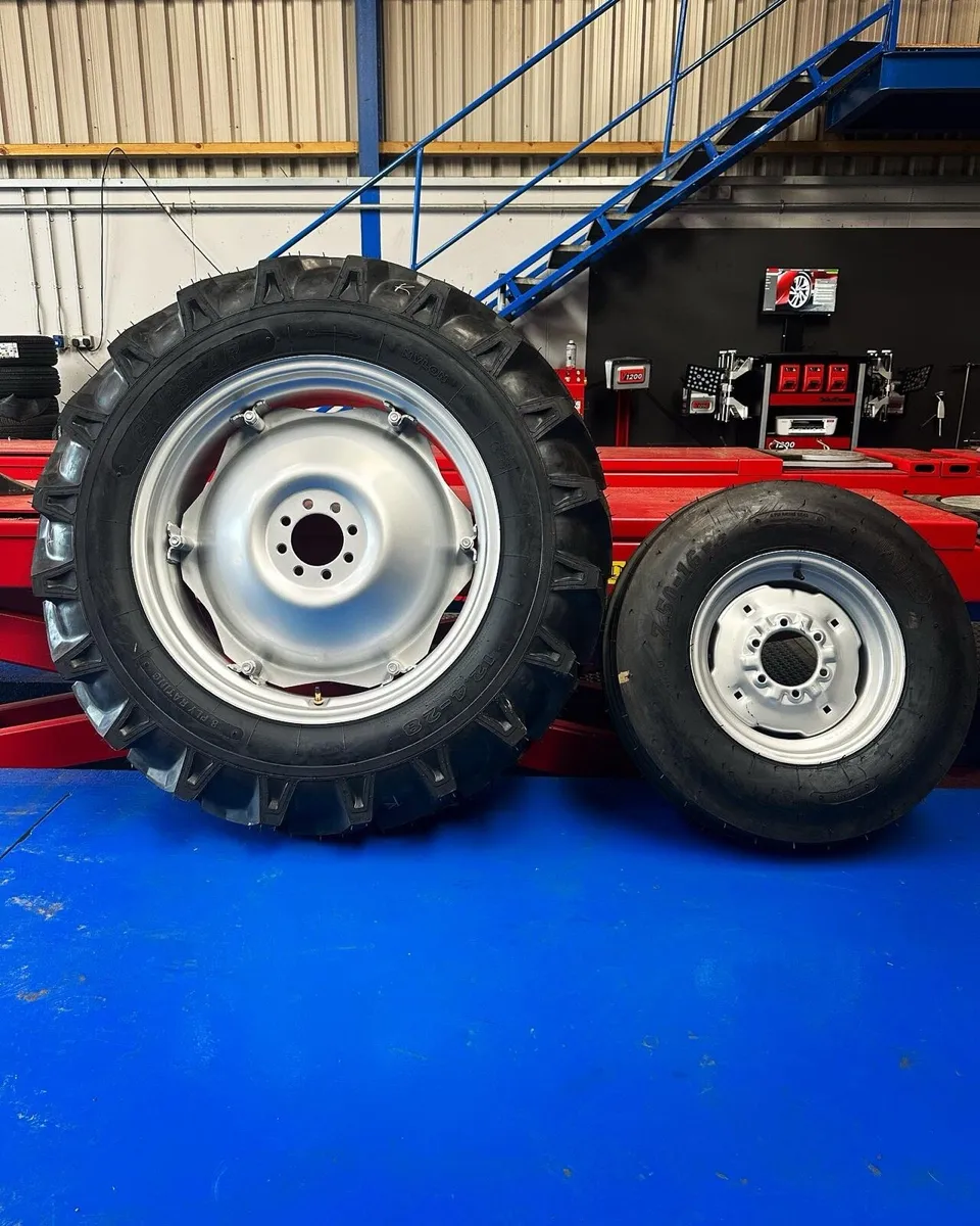 Vintage tractor wheel sets - Image 3