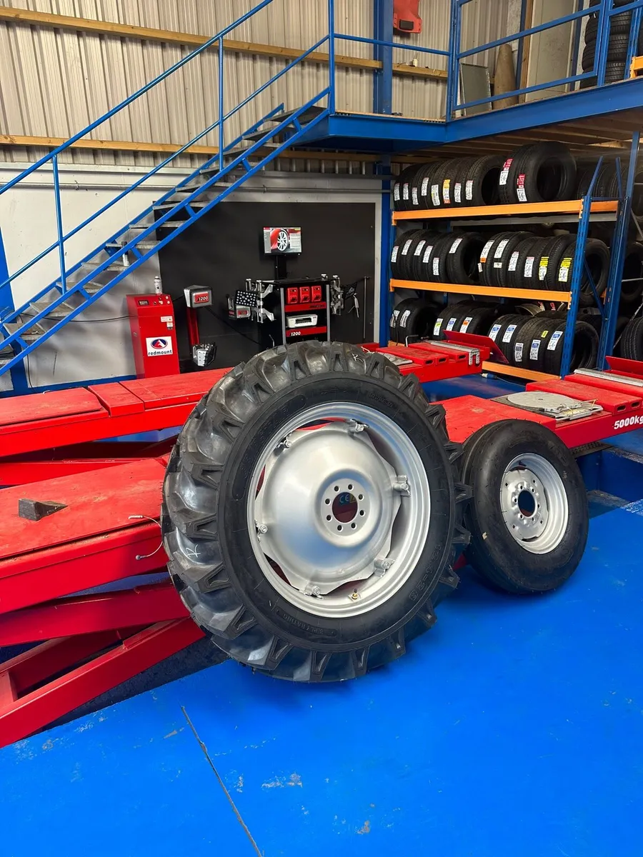 Vintage tractor wheel sets - Image 4