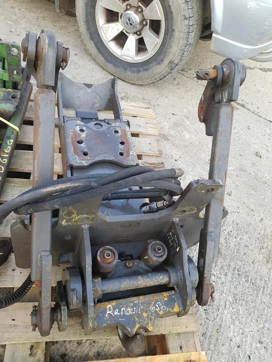 Renault Claas Massey Ferguson Dromone PickUp Hitch - Image 1