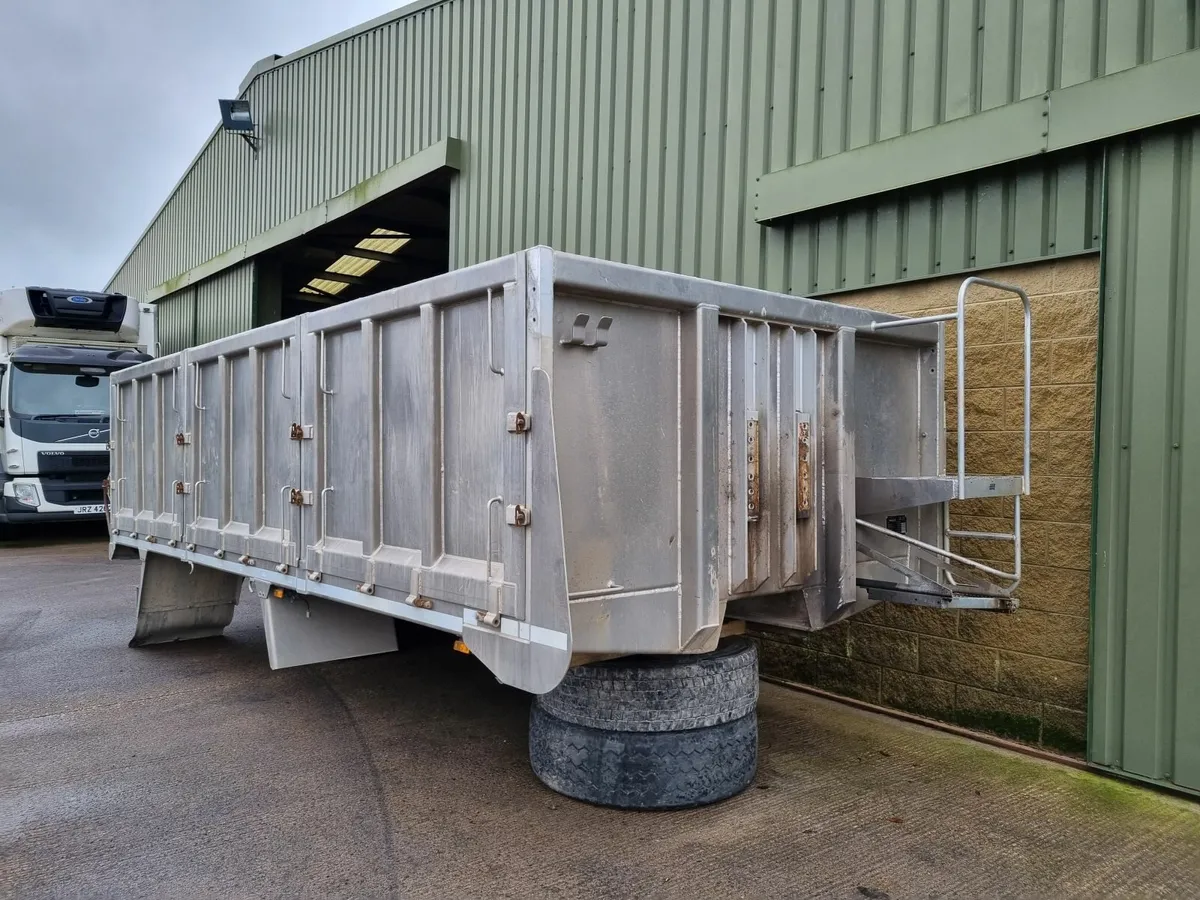 Wilcox 17ft6" Alloy Treble Dropside tipper body - Image 2