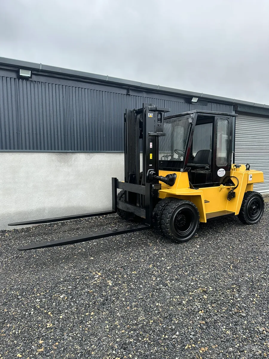 Caterpillar DP70 Forklift - Image 1
