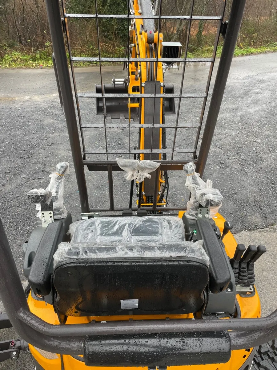 Rhino 1.8T mini digger. Kubota powered. - Image 4