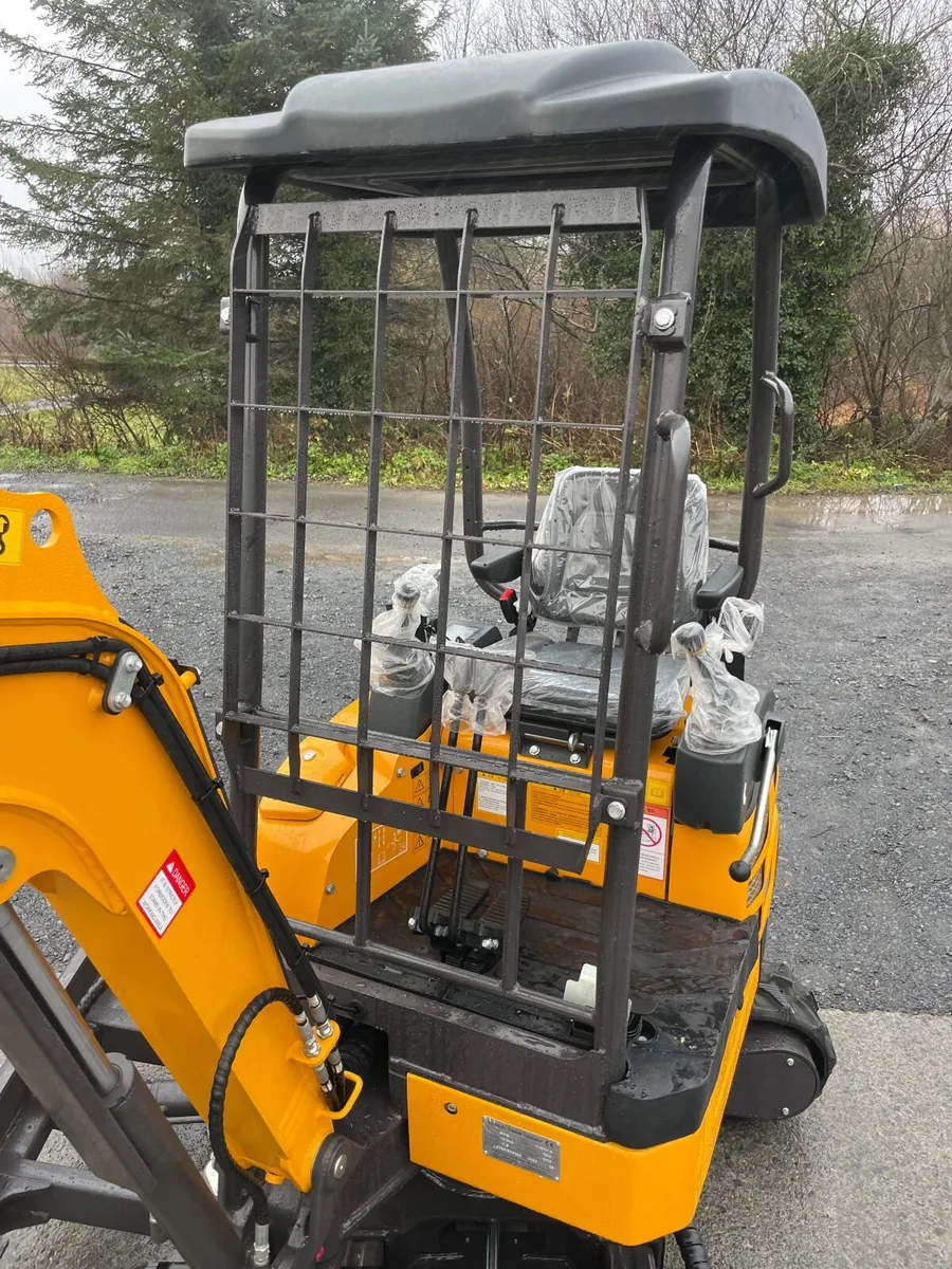 Rhino 1.8T mini digger. Kubota powered. - Image 3