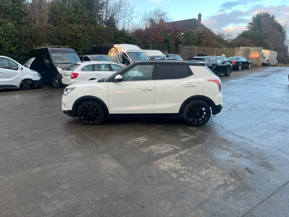2017 SsangYong Tivoli 1.6 TD Auto - Image 3