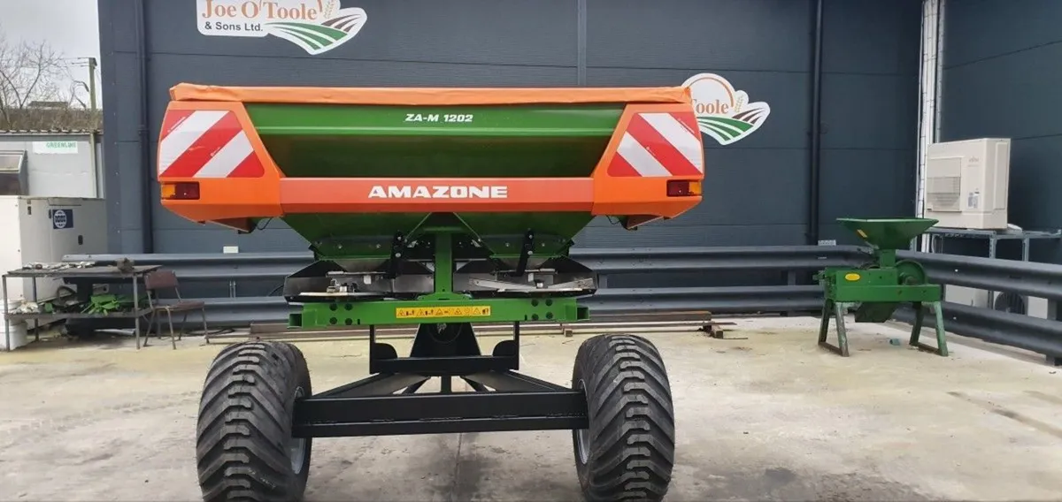 New Amazone Fertilizer Spreader with Bogie /Troll - Image 3