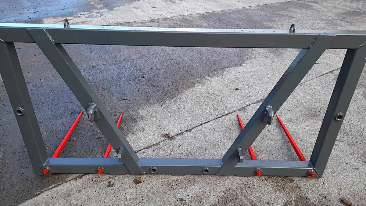 NEW  HAY/STRAW BALE SPIKES - Image 2