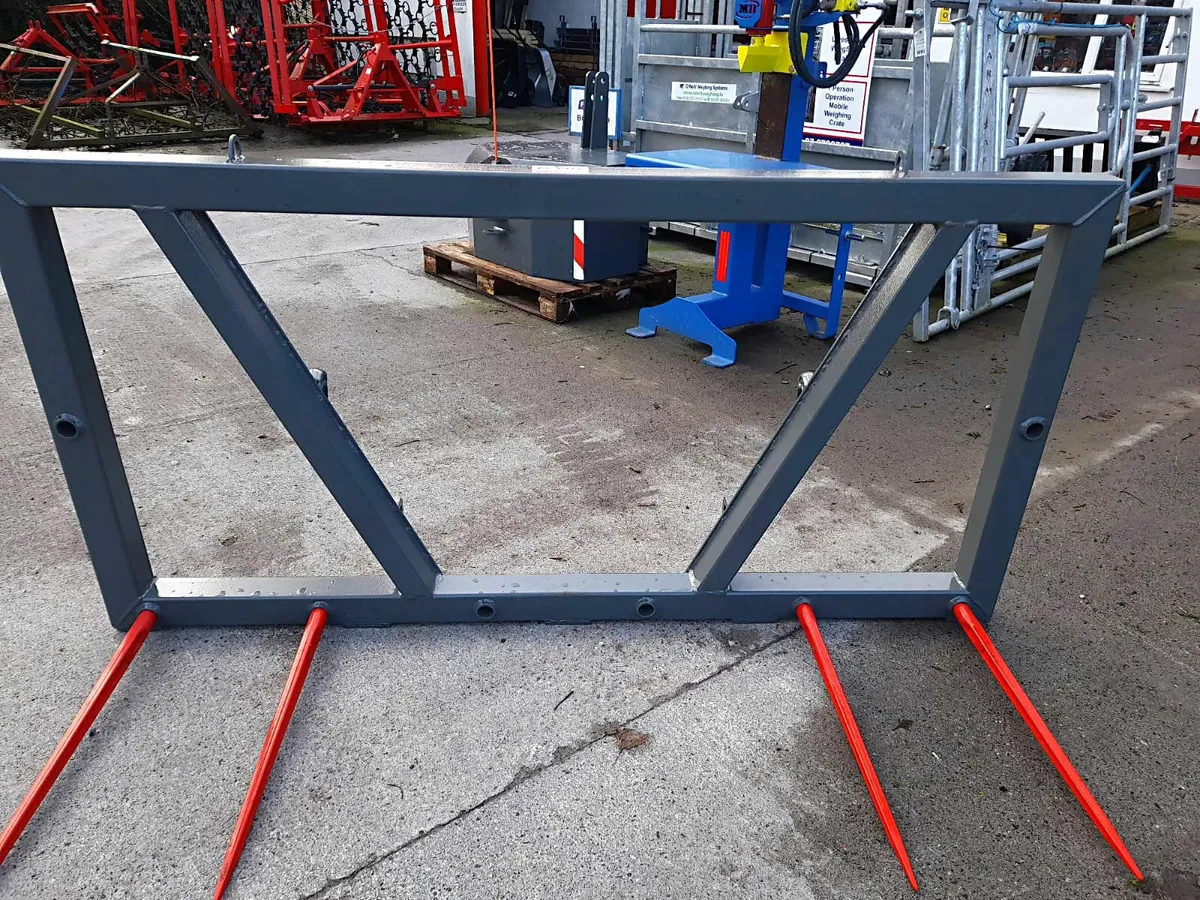 NEW  HAY/STRAW BALE SPIKES - Image 4