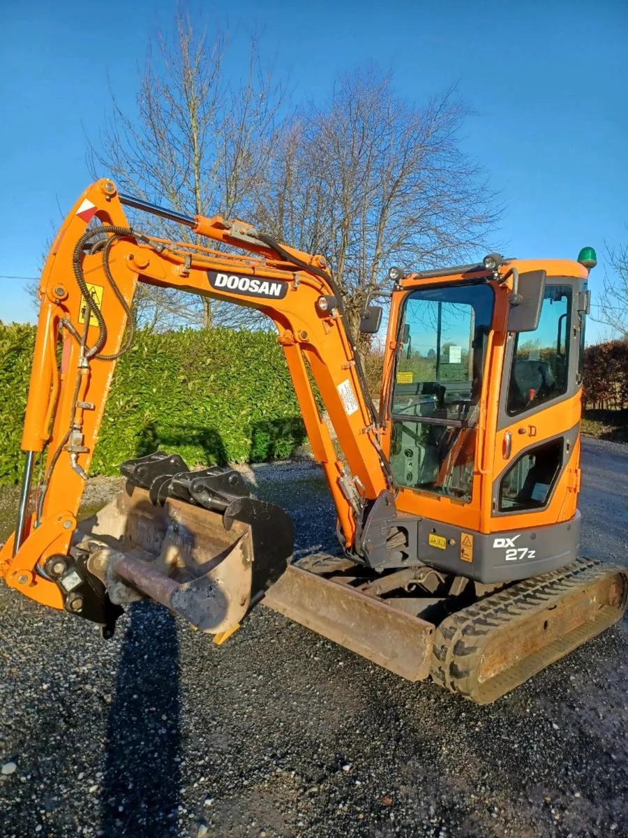 Digger hire - Image 3