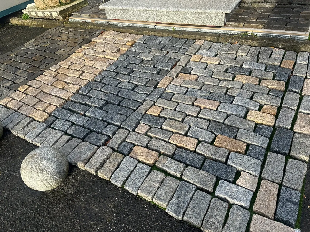 Tumbled Granite Cobbles (mixed colour) - Image 4