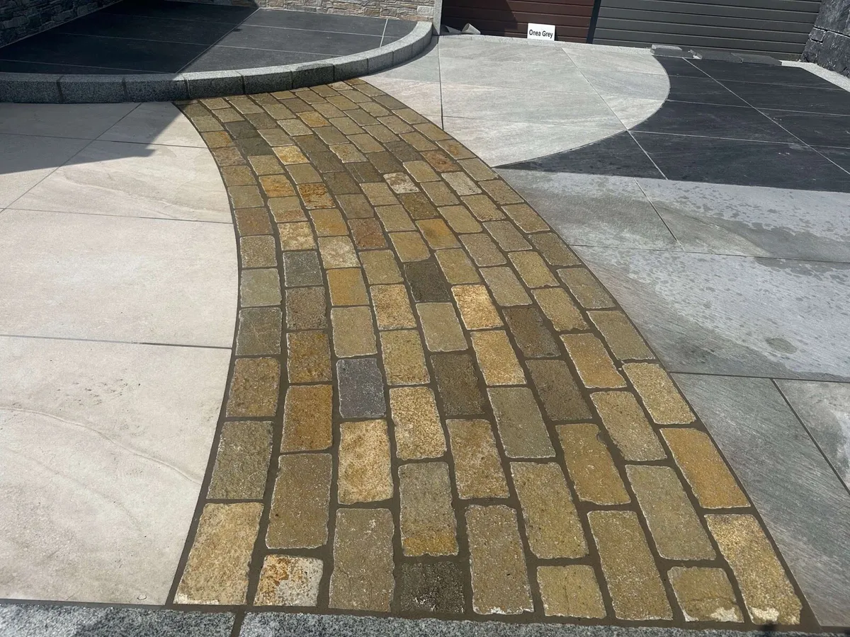 Yellow limestone cobbles (tumbled) - Image 2