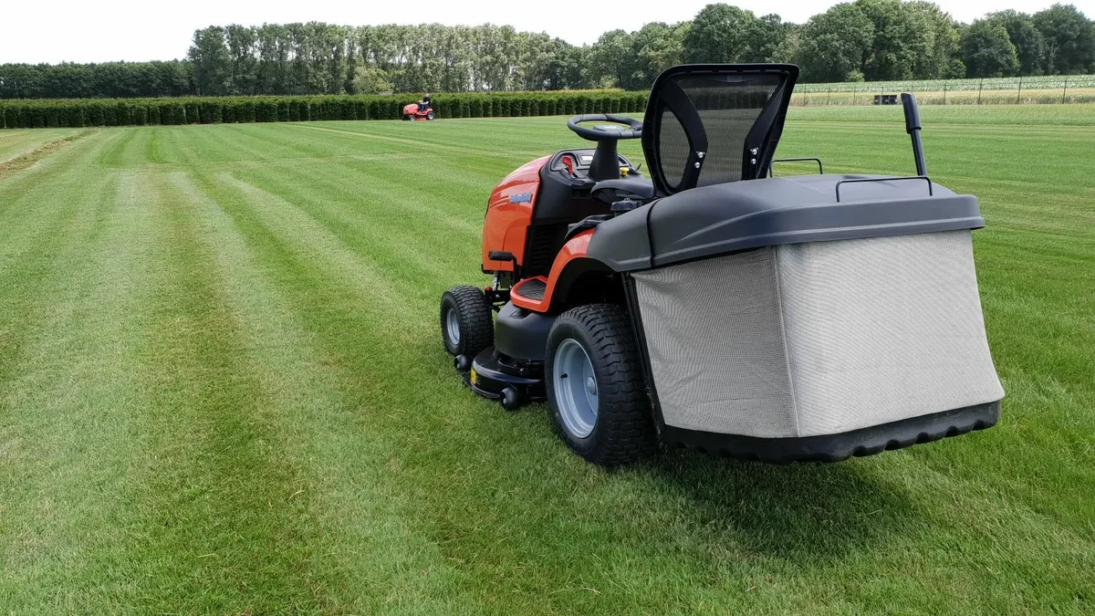 Simplicity Ride on Mowers - Image 3