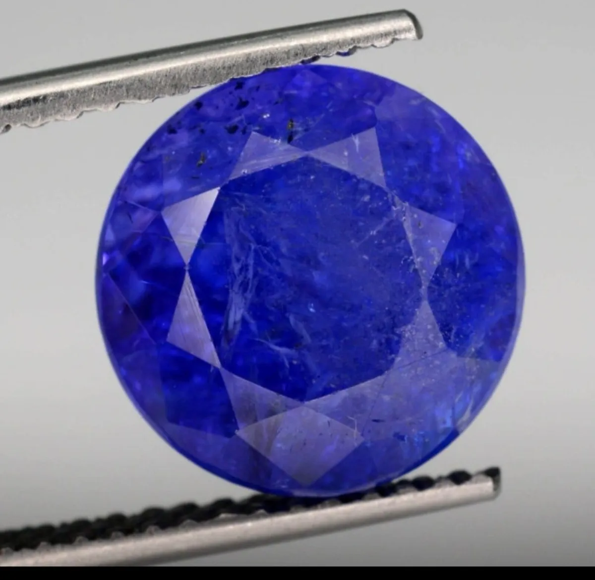 Large 7ct natural Tanzanite bargain - Image 1