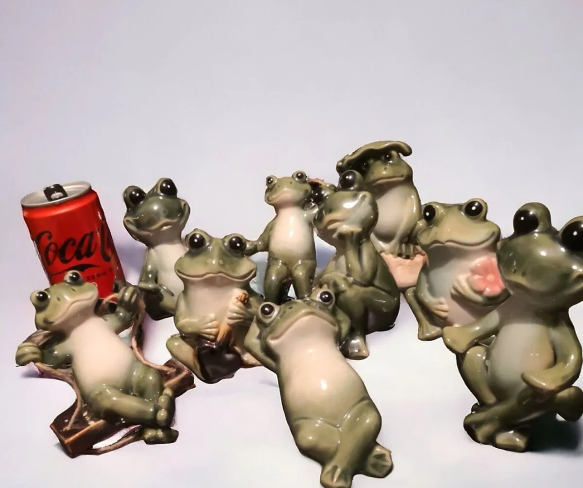 Unique Large collection of ceramic frogs - Image 1