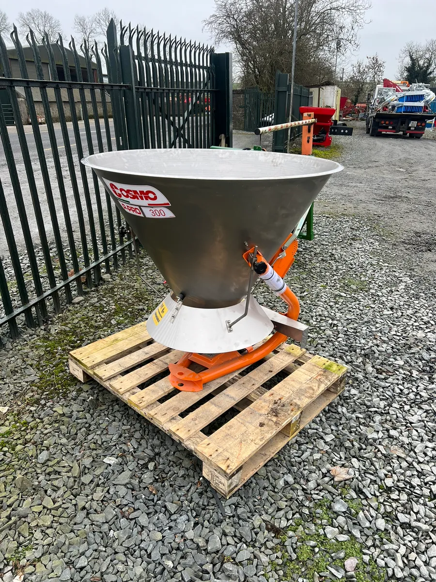 *** SALT SPREADERS / GRITTER *** - Image 2