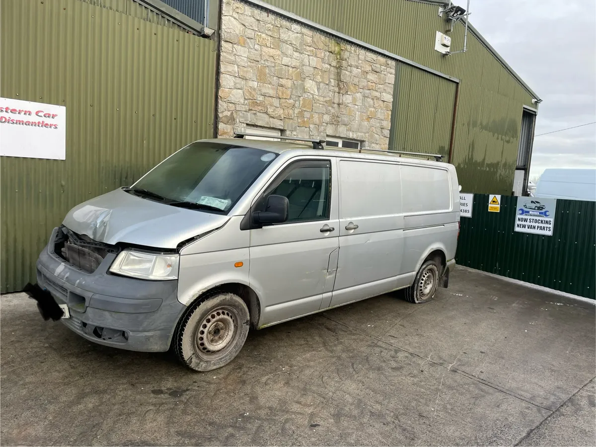 2007 vw transporter 2.5 tdi for dismantling - Image 1