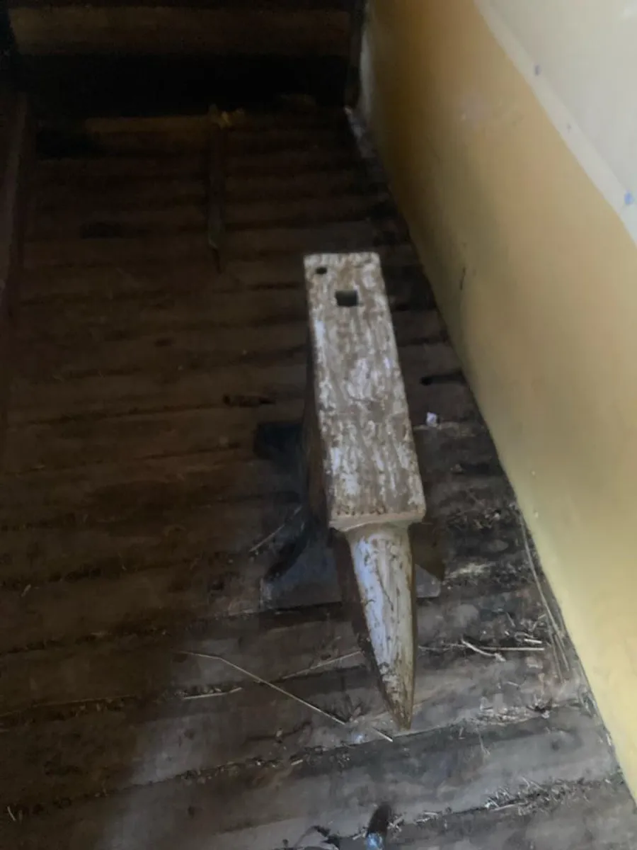 Black smiths anvil choice of - Image 2