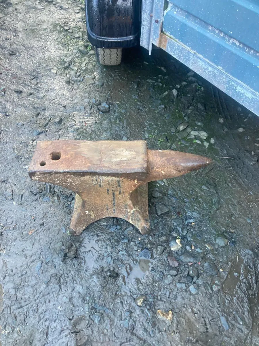 Black smiths anvil choice of - Image 3