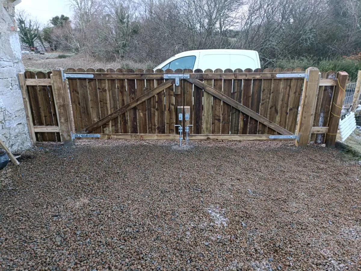 Fairhill gates - Image 1