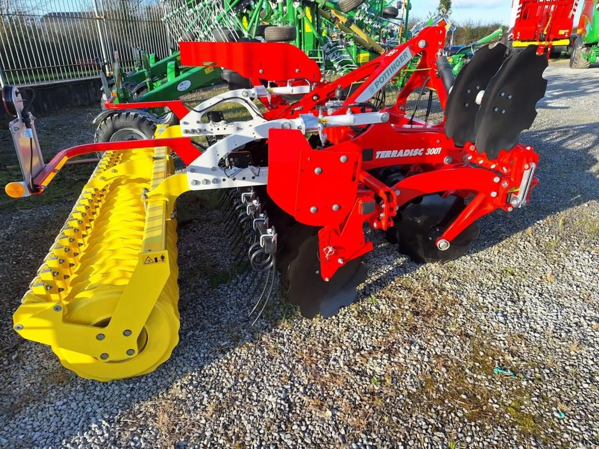 NEW POTTINGER TERRADISC 3001 DISC HARROW  IN STOCK - Image 4